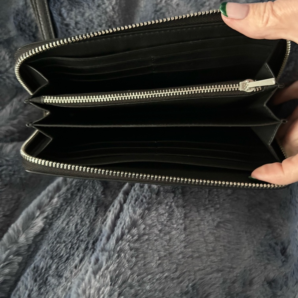 Coach Black Pebbled Leather Continental Wallet, w/Wrist Strap. - Picture 3 of 3